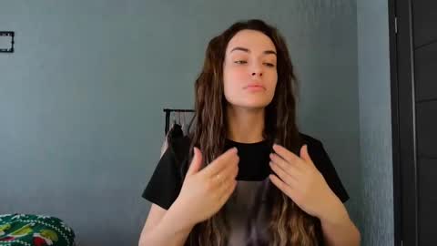 MandiBrooks online show from 8, 4, 2026