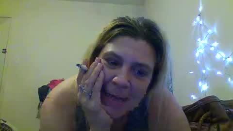Snapshot of mandilube39 chatting on 25, 12, 2024 mindy22 online show from 25, 12, 2024