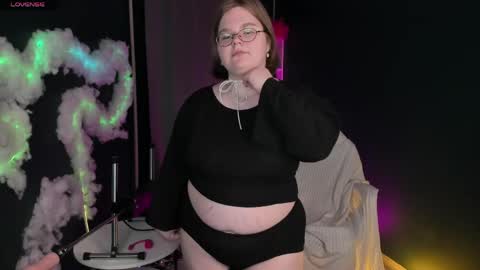 Maneela online show from 15, 4, 2026