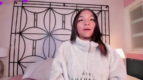 manelyk_evanss online show from 12, 4, 2026