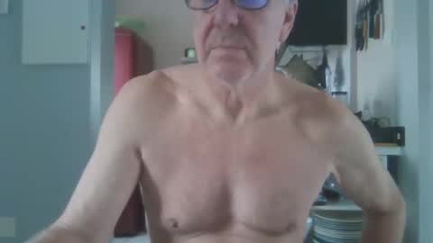 Snapshot of manngrossbite chatting on 12, 3, 2025 manngrossbite online show from 12, 3, 2025