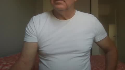 Snapshot of manngrossbite chatting on 29, 4, 2026 manngrossbite online show from 29, 4, 2026