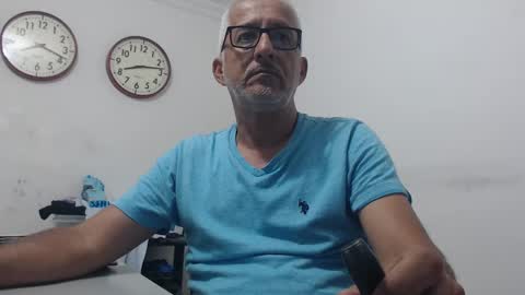Snapshot of manolito1024 chatting on 3, 3, 2025 Manolito online show from 3, 3, 2025