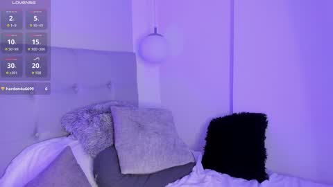 Manu Velez  online show from 30, 12, 2024