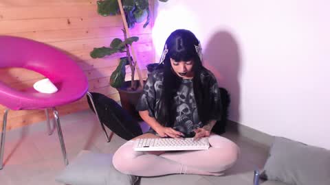 Manu Velez  online show from 26, 2, 2025