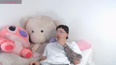 Snapshot of manuelr77 chatting on 15, 5, 2026 Manuel online show from 15, 5, 2026