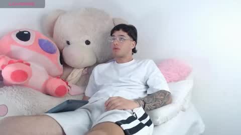 Snapshot of manuelr77 chatting on 16, 5, 2026 Manuel online show from 16, 5, 2026