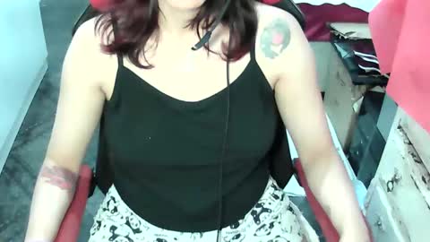 Manu Escarlate online show from 16, 12, 2025