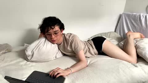 Snapshot of maplefroggy chatting on 9, 1, 2025 Maple online show from 9, 1, 2025