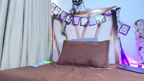 Snapshot of maraa_x chatting on 14, 10, 2025 maraa_x online show from 14, 10, 2025