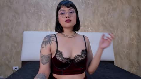 Snapshot of maracrawford chatting on 14, 10, 2025 maracrawford online show from 14, 10, 2025