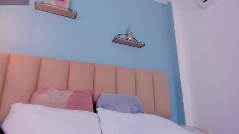 Snapshot of maraowen chatting on 6, 11, 2025 Mara online show from 6, 11, 2025