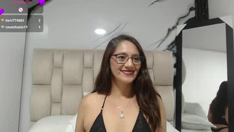 Snapshot of marciamuller chatting on 26, 5, 2026 Martha online show from 26, 5, 2026