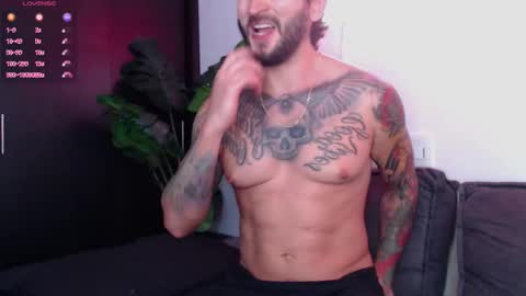 marco_allison43 online show from 28, 10, 2025