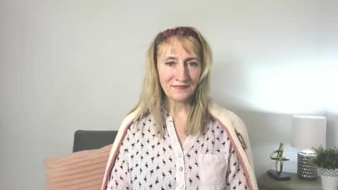 Snapshot of margaretmature chatting on 12, 2, 2025 margaretmature online show from 12, 2, 2025