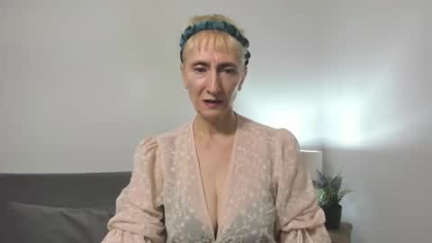 Snapshot of margaretmature chatting on 19, 9, 2025 margaretmature online show from 19, 9, 2025