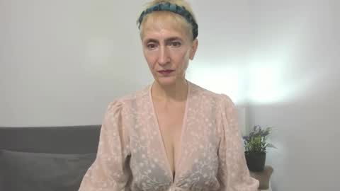 Snapshot of margaretmature chatting on 3, 10, 2025 margaretmature online show from 3, 10, 2025