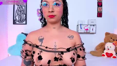 Mari Sweett  online show from 21, 2, 2025
