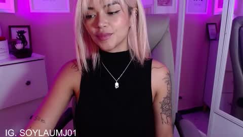  Instagram soymj01 online show from 26, 11, 2025