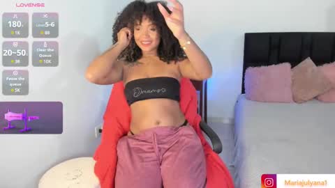 Snapshot of maria_julyana chatting on 8, 3, 2025 V A N E S S A online show from 8, 3, 2025