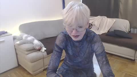 Snapshot of maria_lisica chatting on 20, 4, 2026 Mari online show from 20, 4, 2026