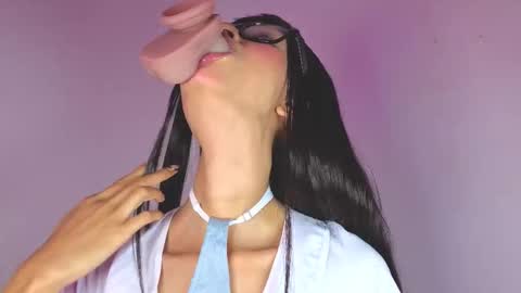 S O F I A  model independent online show from 3, 10, 2025