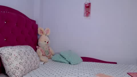 Giselle Mara  online show from 18, 11, 2025