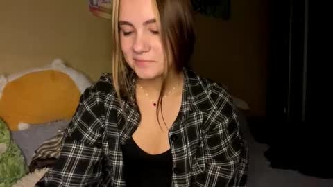 Snapshot of mariamcleverley chatting on 28, 9, 2025 Mia online show from 28, 9, 2025