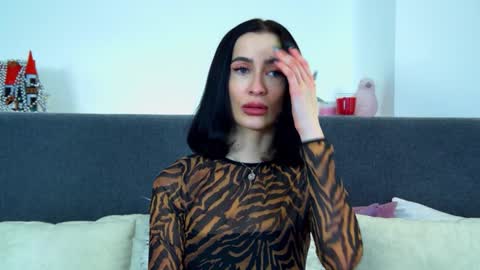 MariaMenson online show from 27, 1, 2025