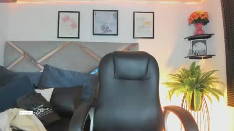 Snapshot of marian_pinzon chatting on 18, 5, 2026 Marian online show from 18, 5, 2026
