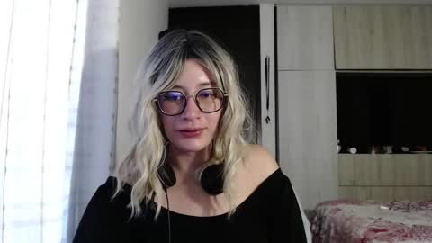 Snapshot of mariana124_ chatting on 22, 9, 2025 Mariana online show from 22, 9, 2025