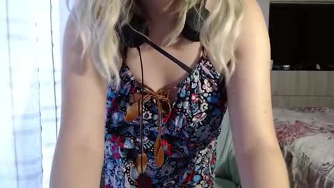 Snapshot of mariana124_ chatting on 27, 9, 2025 Mariana online show from 27, 9, 2025