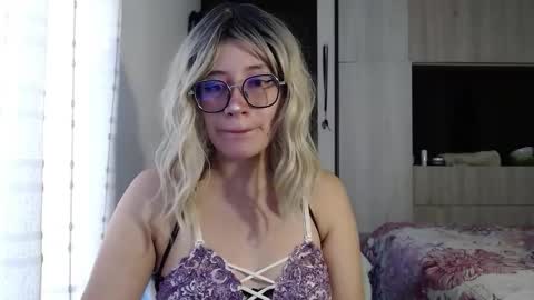 Snapshot of mariana124_ chatting on 29, 9, 2025 Mariana online show from 29, 9, 2025
