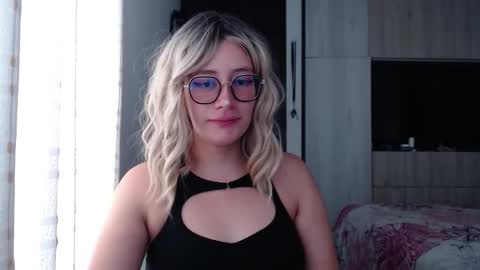 Snapshot of mariana124_ chatting on 30, 9, 2025 Mariana online show from 30, 9, 2025