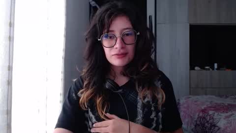 Snapshot of mariana124_ chatting on 2, 10, 2025 Mariana online show from 2, 10, 2025
