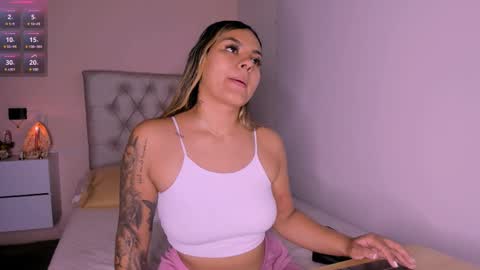 Mariana Roe online show from 11, 3, 2025