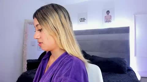Snapshot of mariana_es chatting on 29, 1, 2025 Mariana online show from 29, 1, 2025