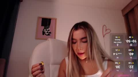 Snapshot of mariana_es chatting on 12, 3, 2025 Mariana online show from 12, 3, 2025