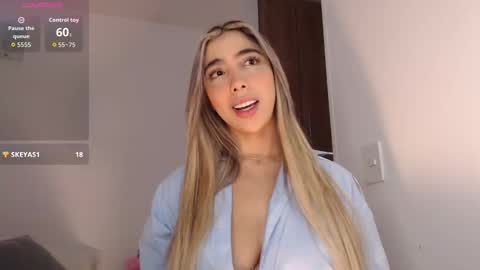 Snapshot of mariana_es chatting on 28, 9, 2025 Mariana online show from 28, 9, 2025