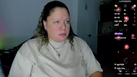 Snapshot of mariana_smittt chatting on 5, 3, 2025   Independent Model online show from 5, 3, 2025