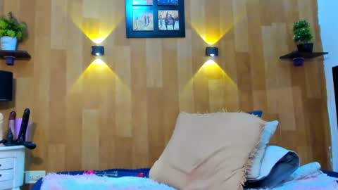 Mariana Angel online show from 22, 1, 2025
