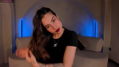 Marianne  online show from 26, 11, 2025