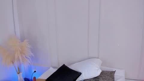 Maria Pettit online show from 21, 11, 2025