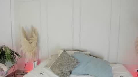 Snapshot of mariapettit chatting on 25, 7, 2026 Maria Pettit online show from 25, 7, 2026
