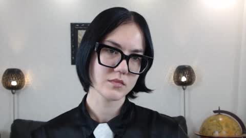 Marie Fitch online show from 13, 11, 2025