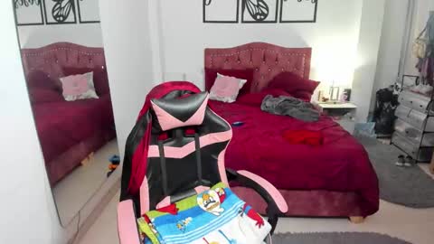 marie online show from 10, 11, 2025