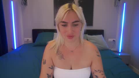 Snapshot of mariellavv chatting on 15, 9, 2025 Mariella online show from 15, 9, 2025