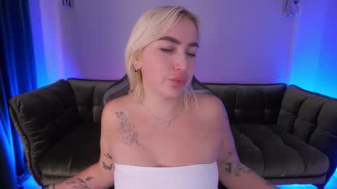 Snapshot of mariellavv chatting on 18, 9, 2025 Mariella online show from 18, 9, 2025