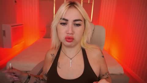 Snapshot of mariellavv chatting on 6, 10, 2025 Mariella online show from 6, 10, 2025