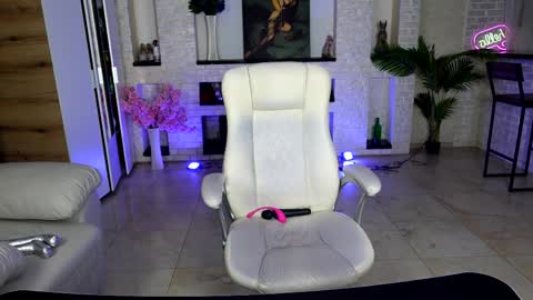 mariemlui online show from 10, 4, 2026